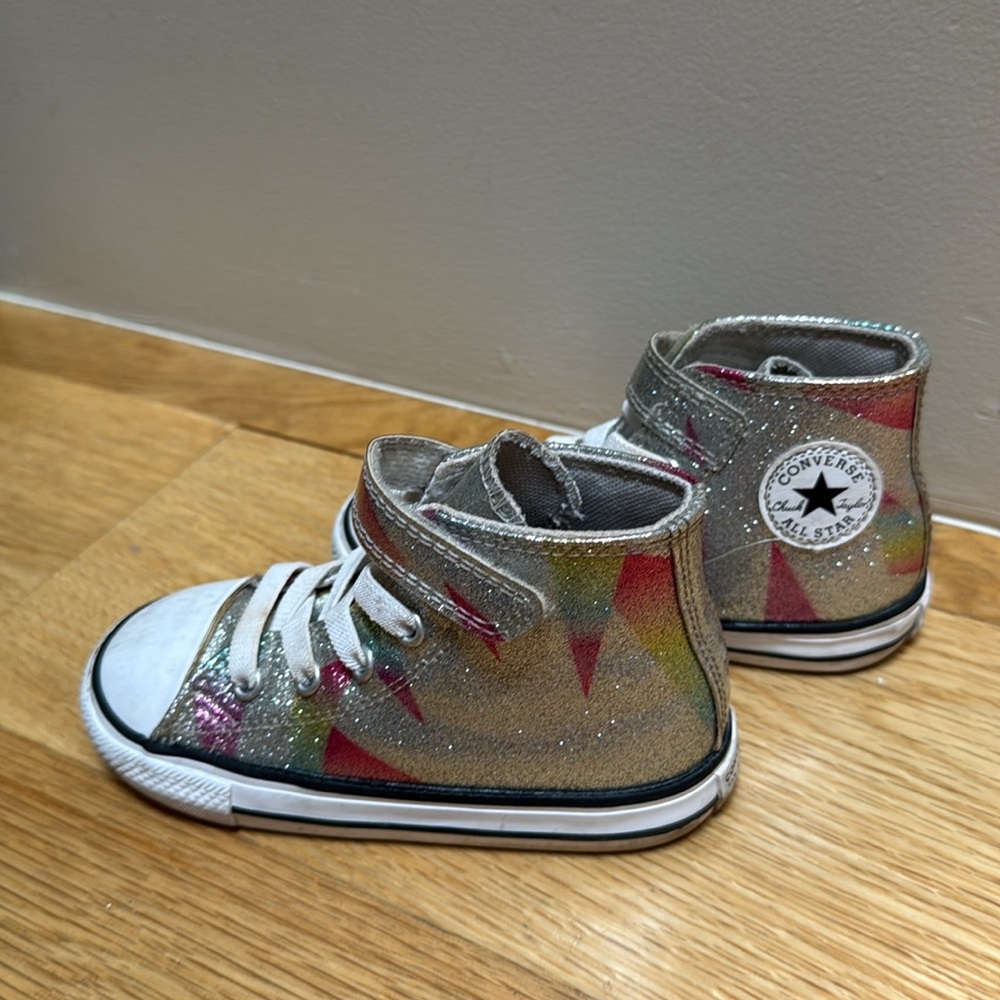 Converse Chuck Taylor All-Stars, Silver, 8C
